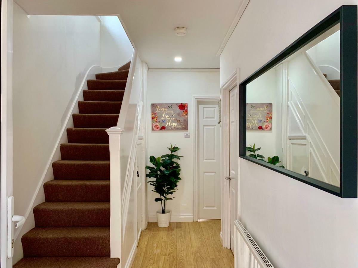 2 Bedroom Apartment, Kitchen, Reception&private Garden London