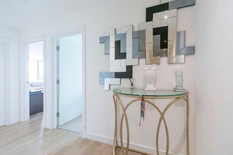 With Private Bathroom In A Modern Two Bedroom Two Bathroom Flat Londen