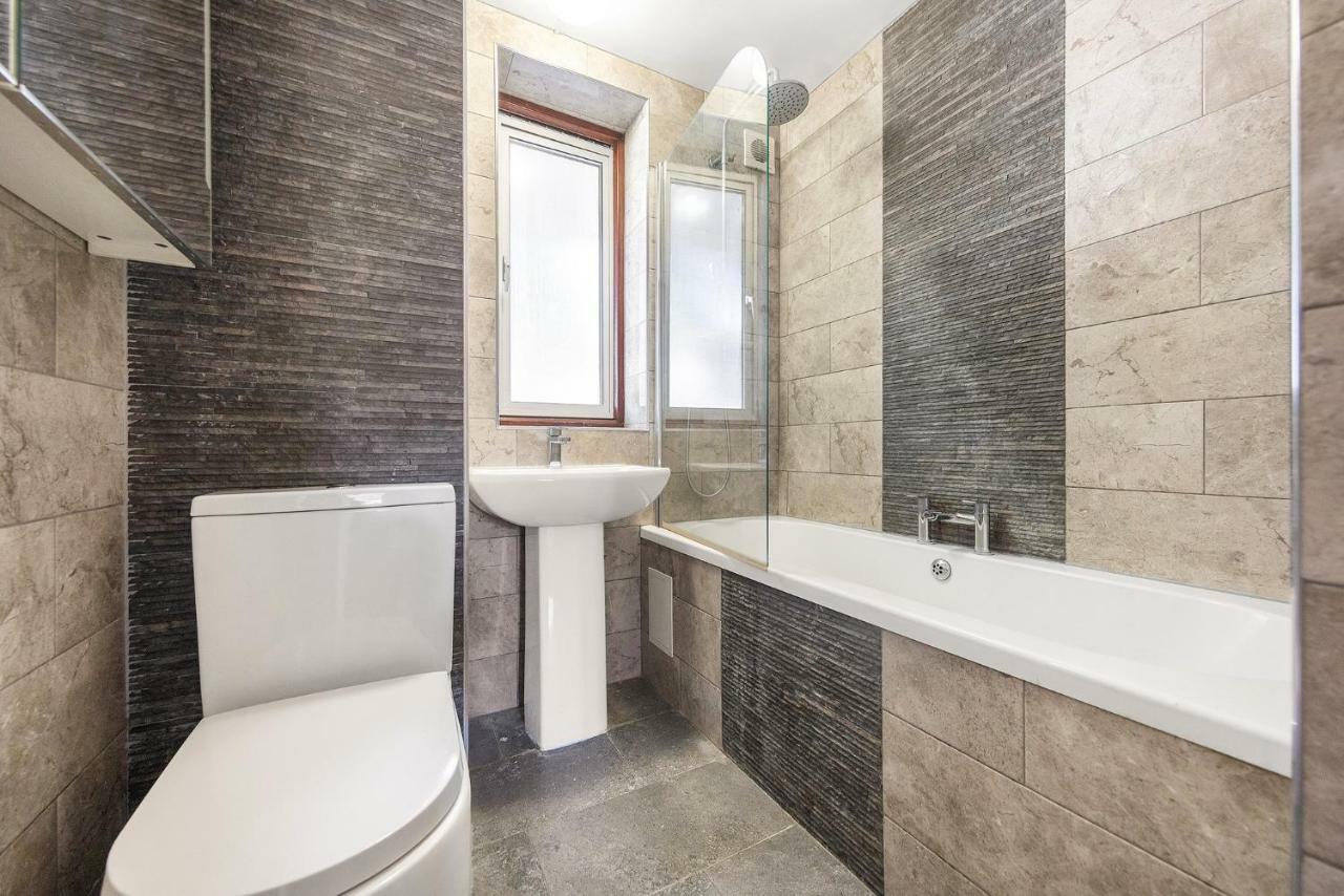 Canton Street Homestay London