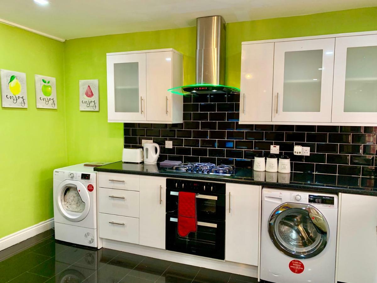 2 Bedroom Apartment, Kitchen, Reception&private Garden * London