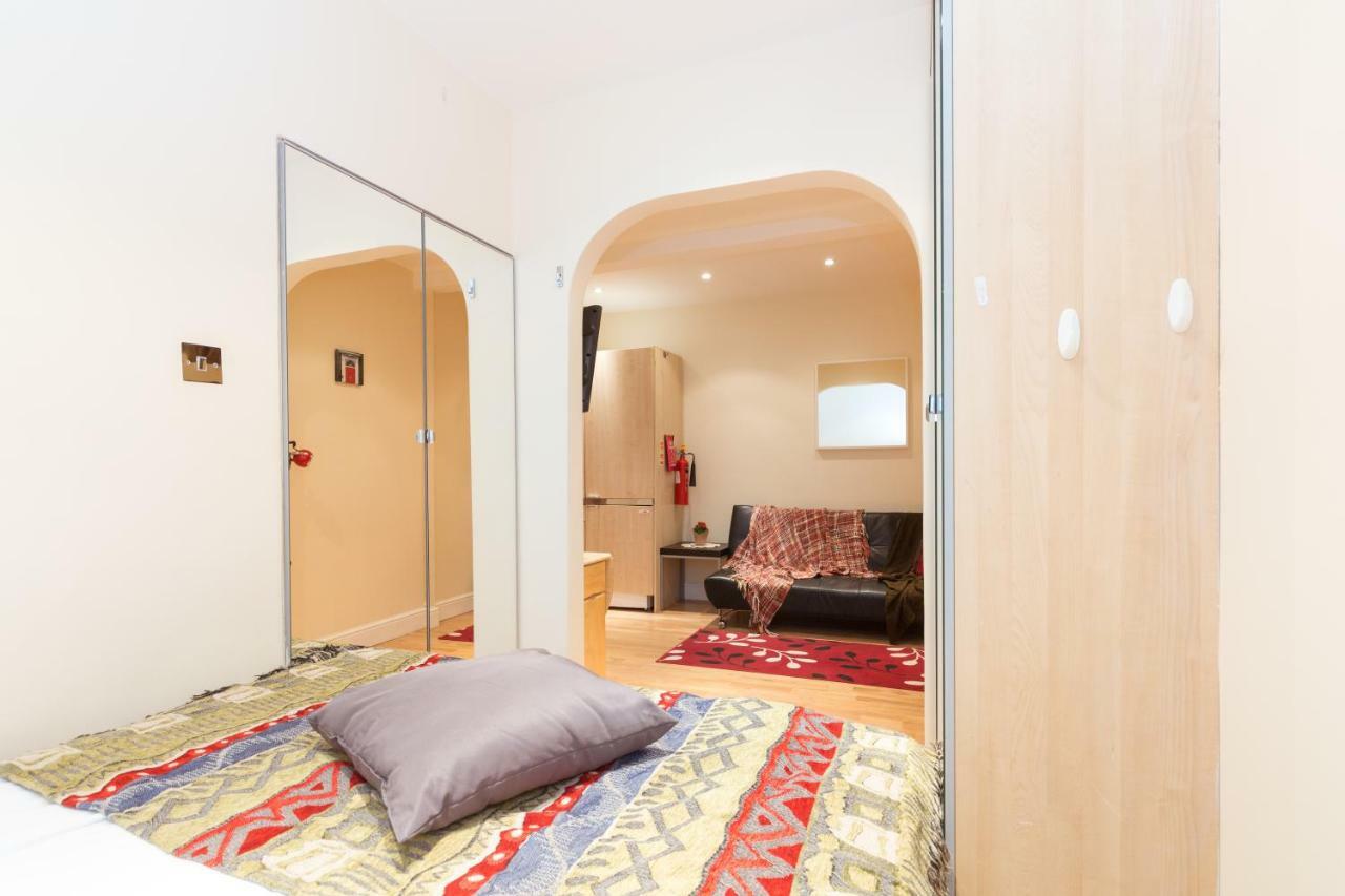 Urban Notting Hill Apartment