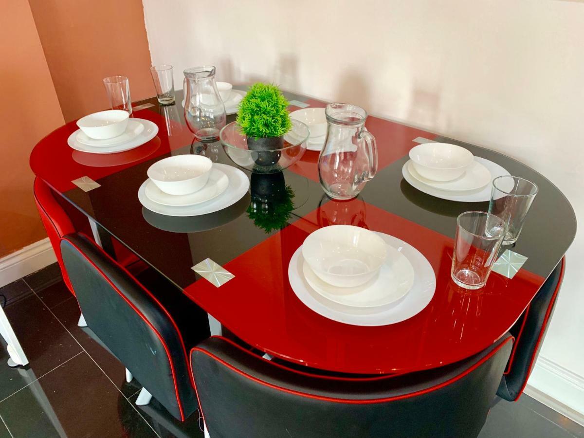 2 Bedroom Apartment, Kitchen, Reception&private Garden Apartment London