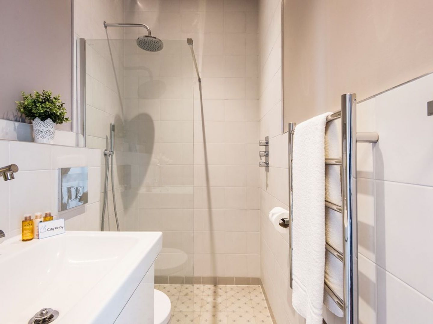 The Cleveland Arms Apartment *