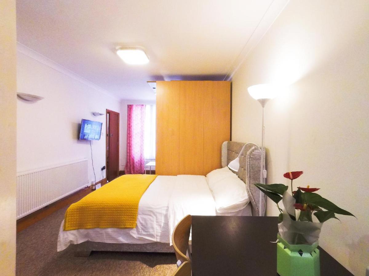Apartment Flat 1 At 6 Taunton Mews