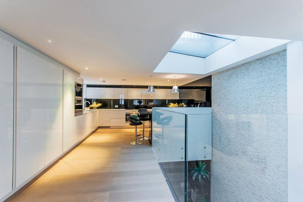 Apartment Radnor House London