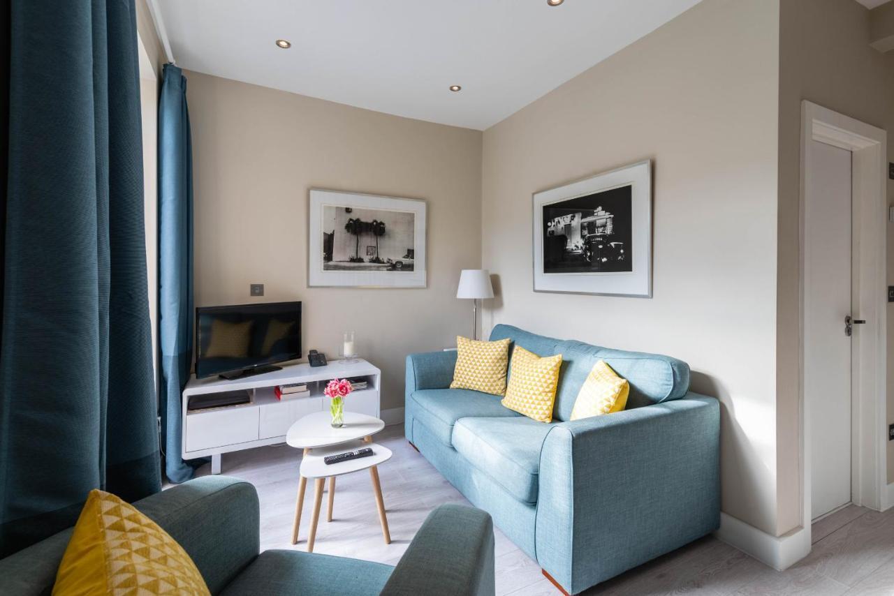 Stylish Fulham Flat With Patio * London