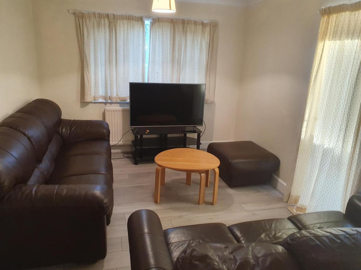 Сasa de vacaciones Elegant House 10 Minutes Walk To Wembley Stadium *