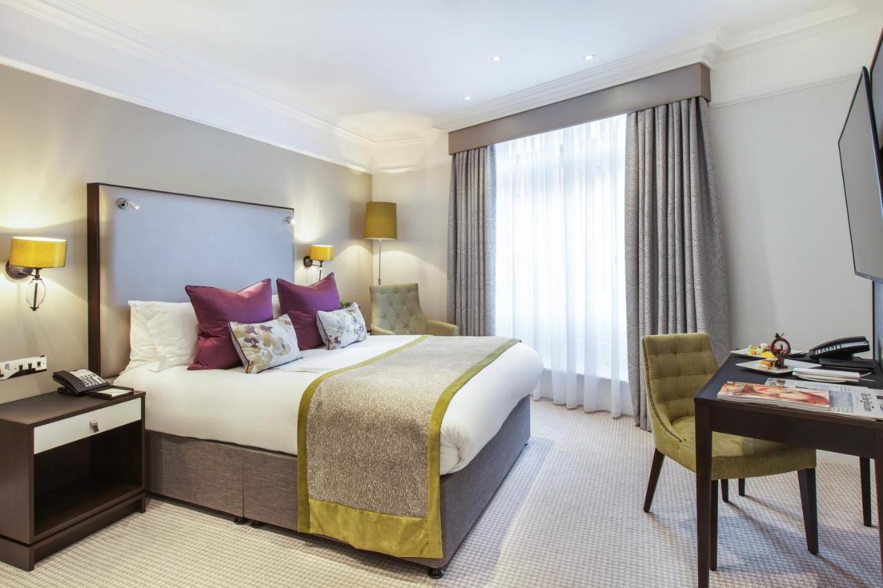 Hotel St. James' Court, A Taj Hotel, 4*
