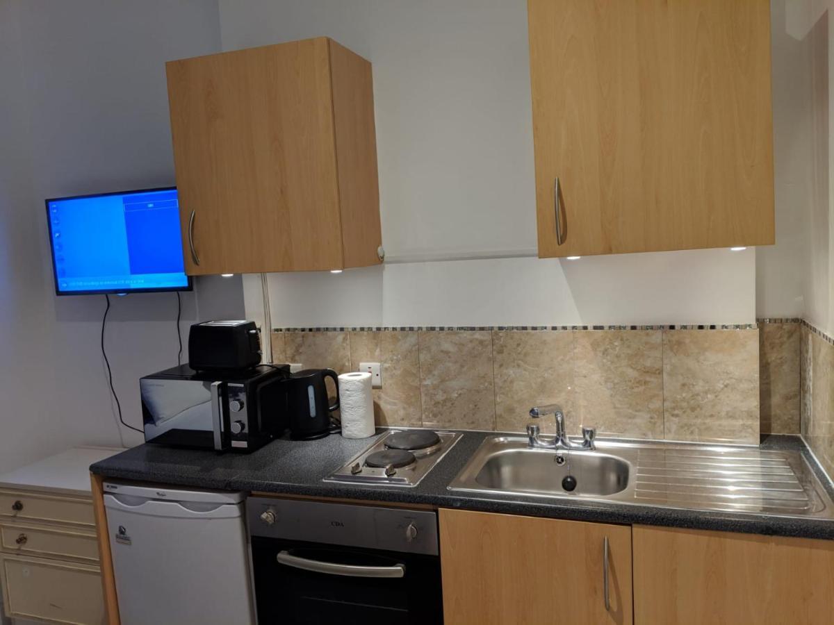 Holland Rd Service Studio Aparthotel London