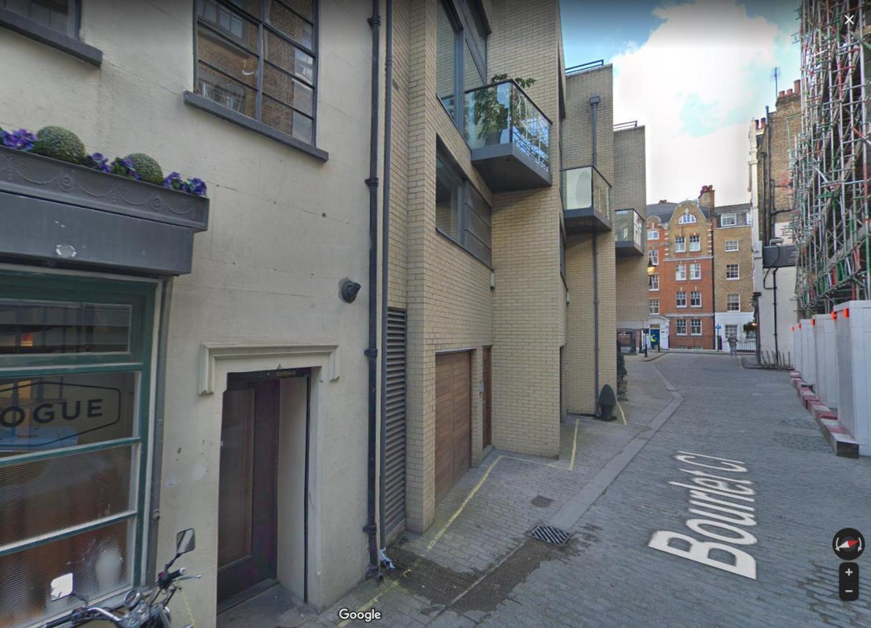 Foley Street Apartment *