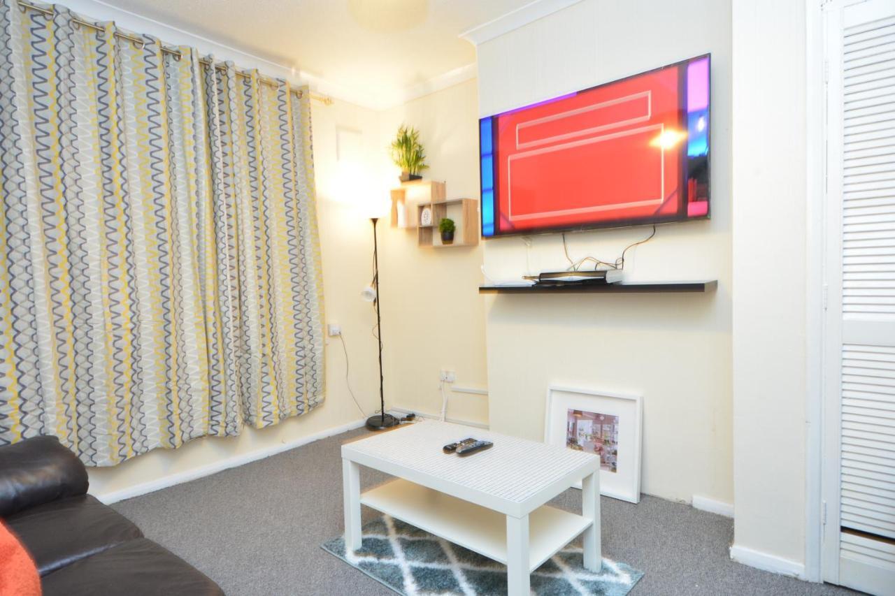 Apartment Beautiful Two Bedroom Near O2 Arena *