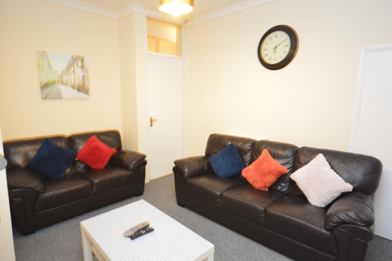 Apartment Beautiful Two Bedroom Near O2 Arena London
