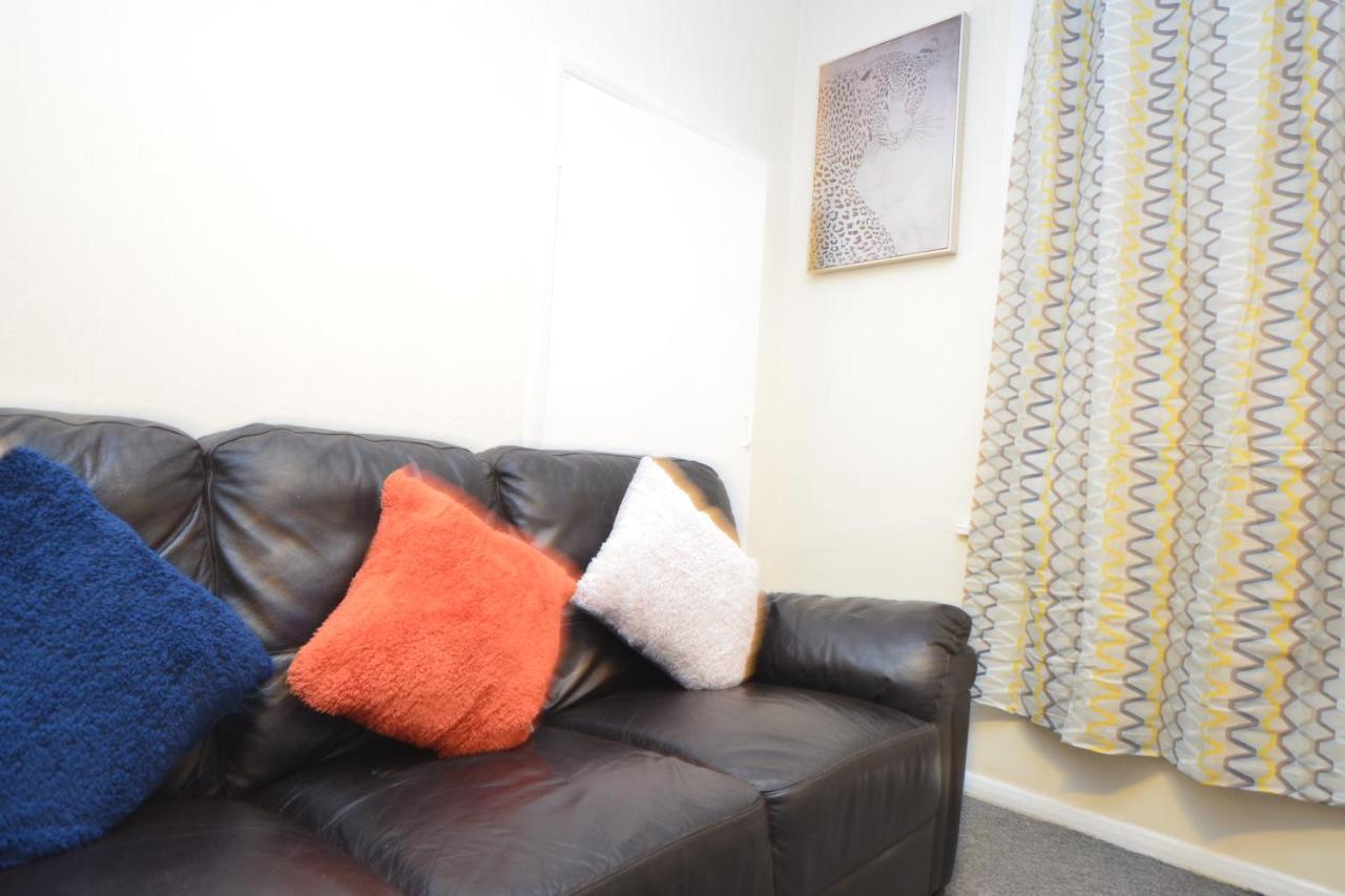 Beautiful Two Bedroom Near O2 Arena