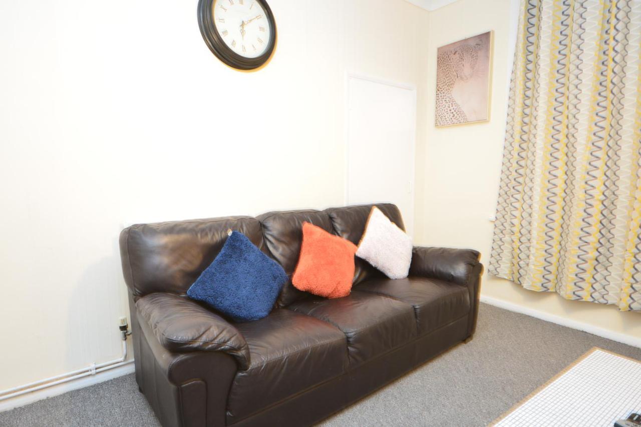 Apartment Beautiful Two Bedroom Near O2 Arena