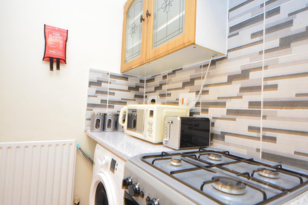 Beautiful Two Bedroom Near O2 Arena *