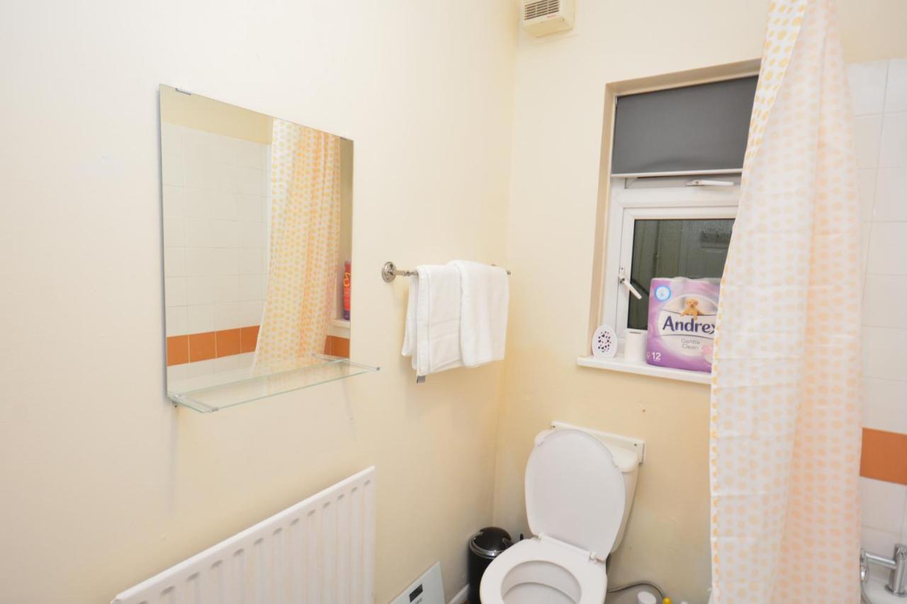 Apartment Beautiful Two Bedroom Near O2 Arena