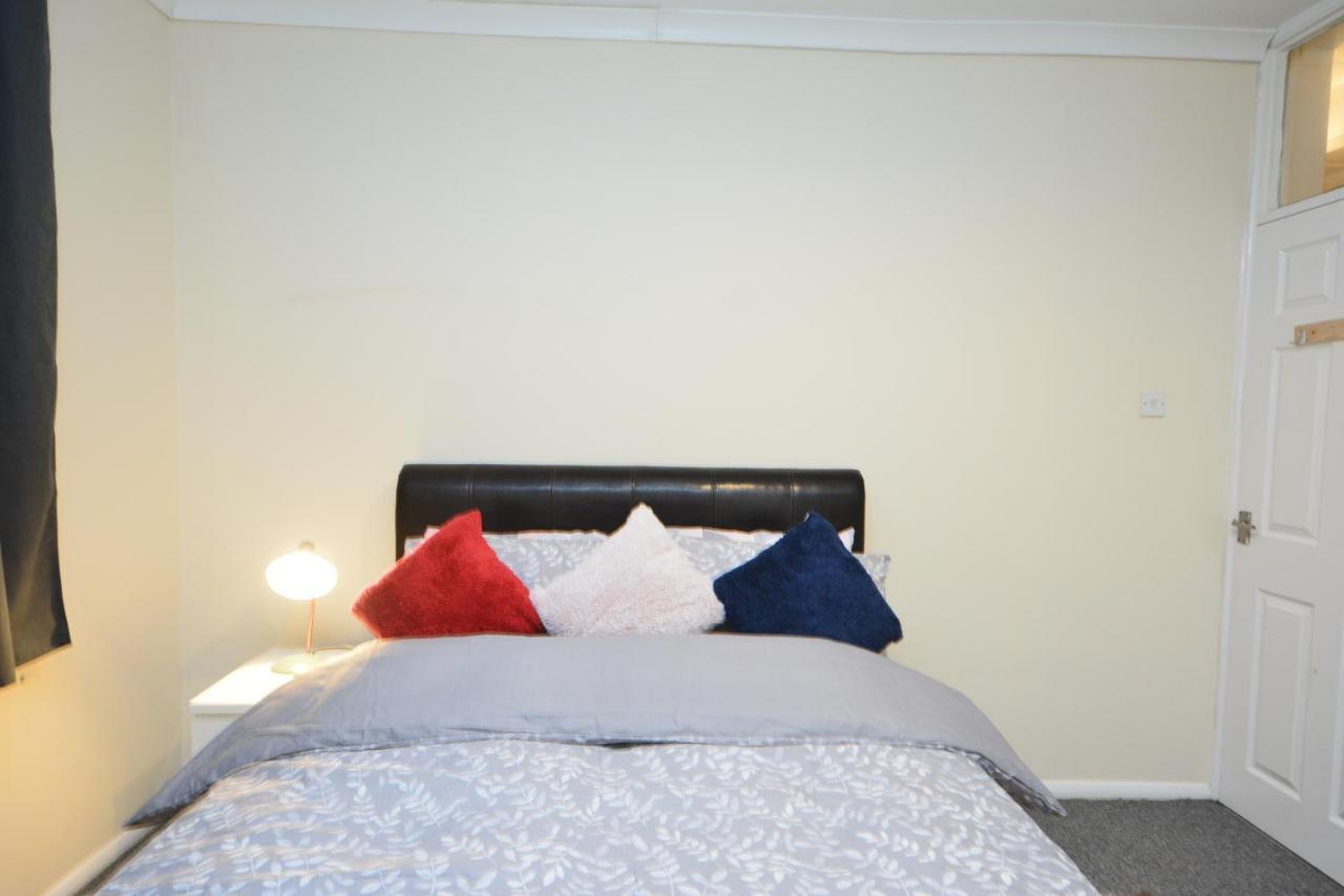 Beautiful Two Bedroom Near O2 Arena * London