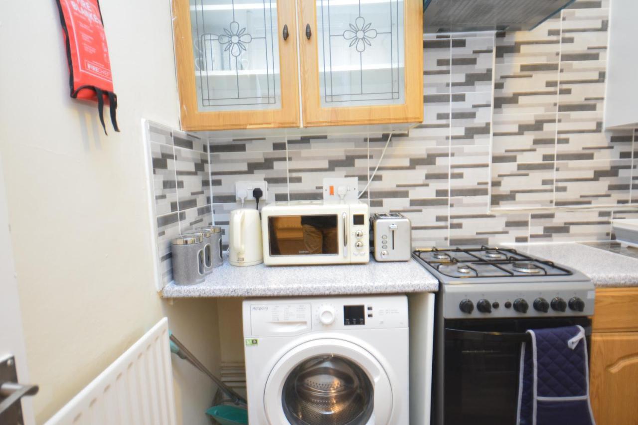 Apartment Beautiful Two Bedroom Near O2 Arena *