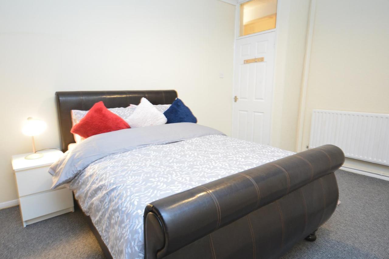 Beautiful Two Bedroom Near O2 Arena Apartment *