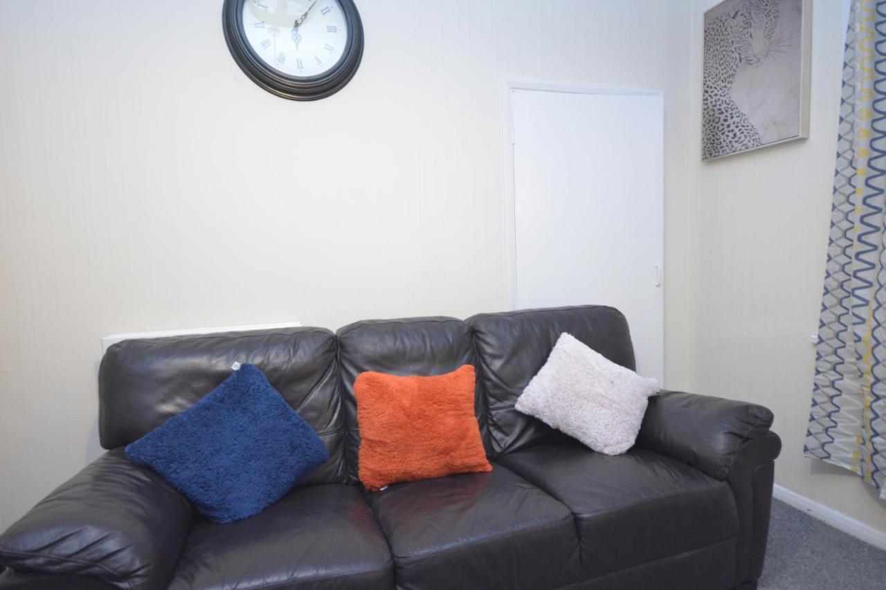 Beautiful Two Bedroom Near O2 Arena * London