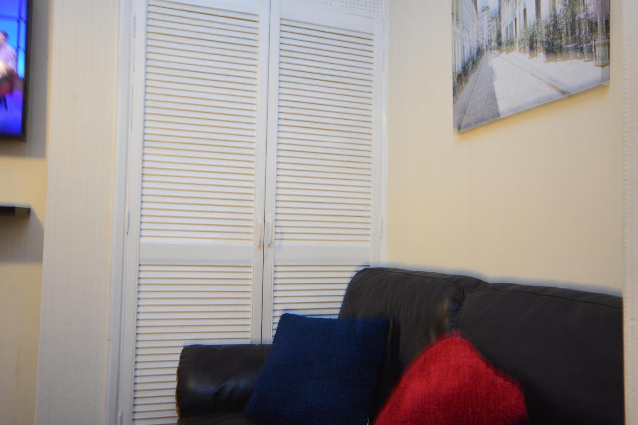 Apartment Beautiful Two Bedroom Near O2 Arena