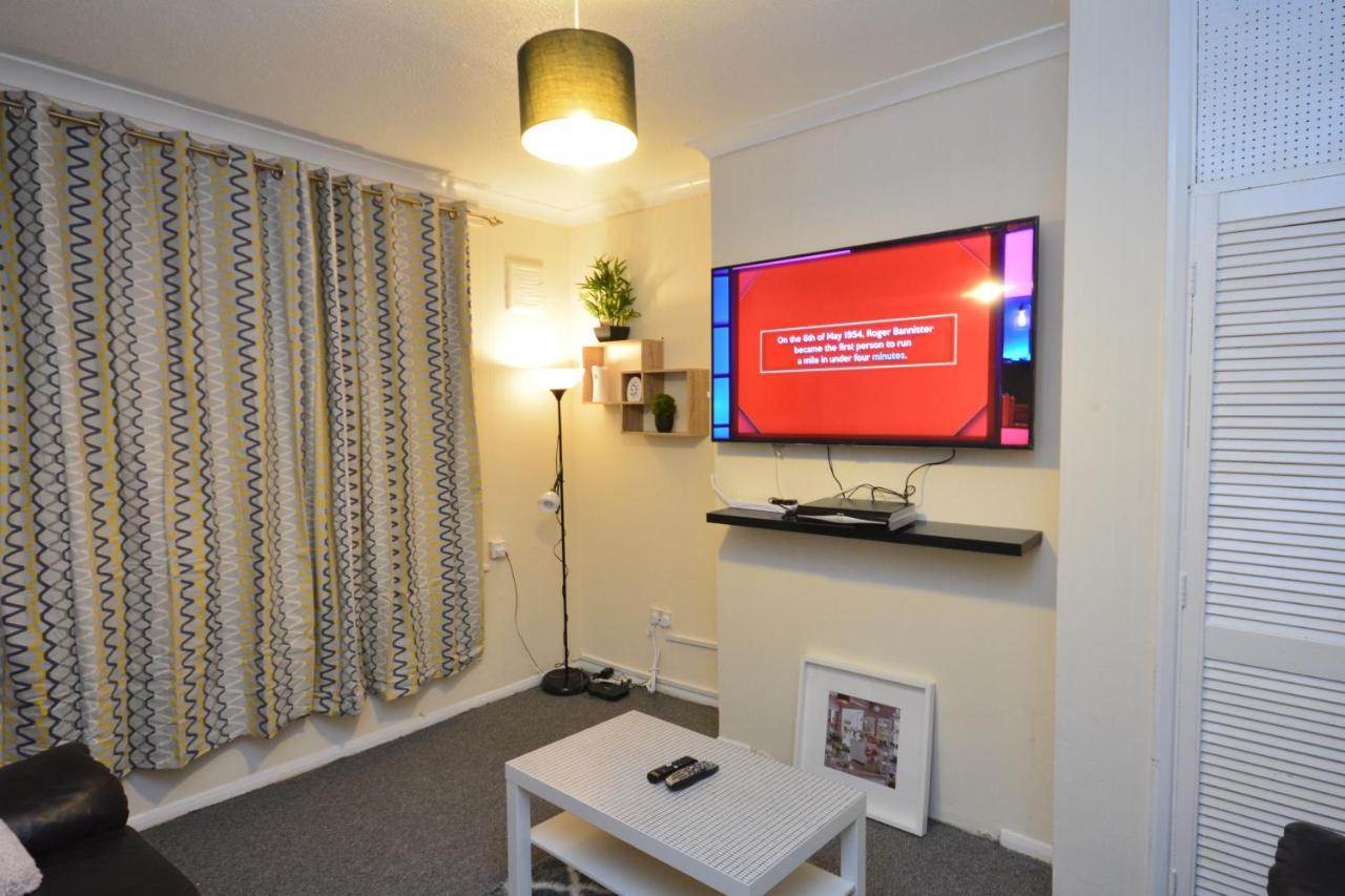 Apartment Beautiful Two Bedroom Near O2 Arena London