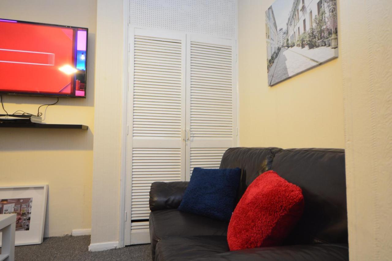 Beautiful Two Bedroom Near O2 Arena Apartment *