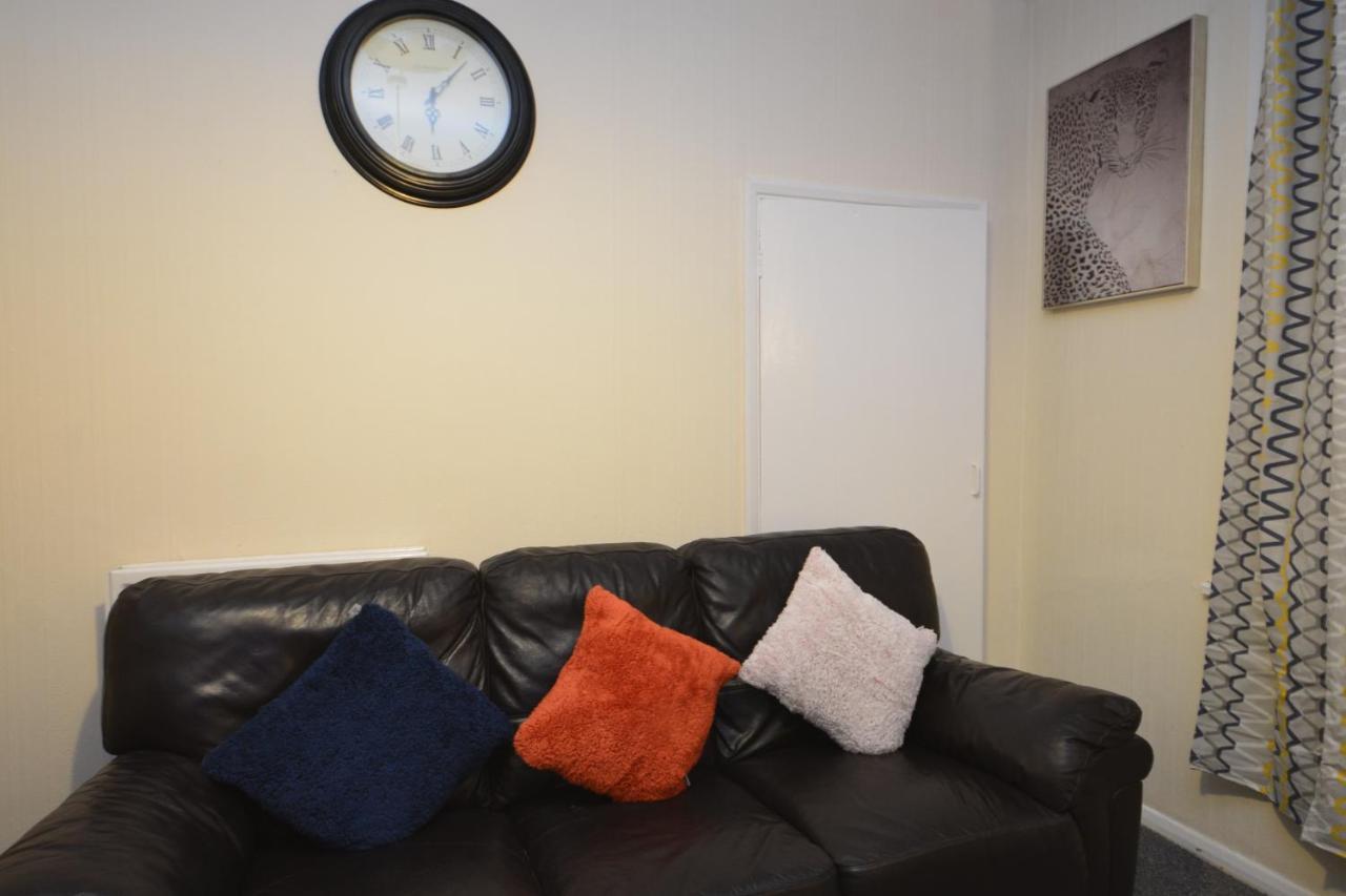 Apartment Beautiful Two Bedroom Near O2 Arena *