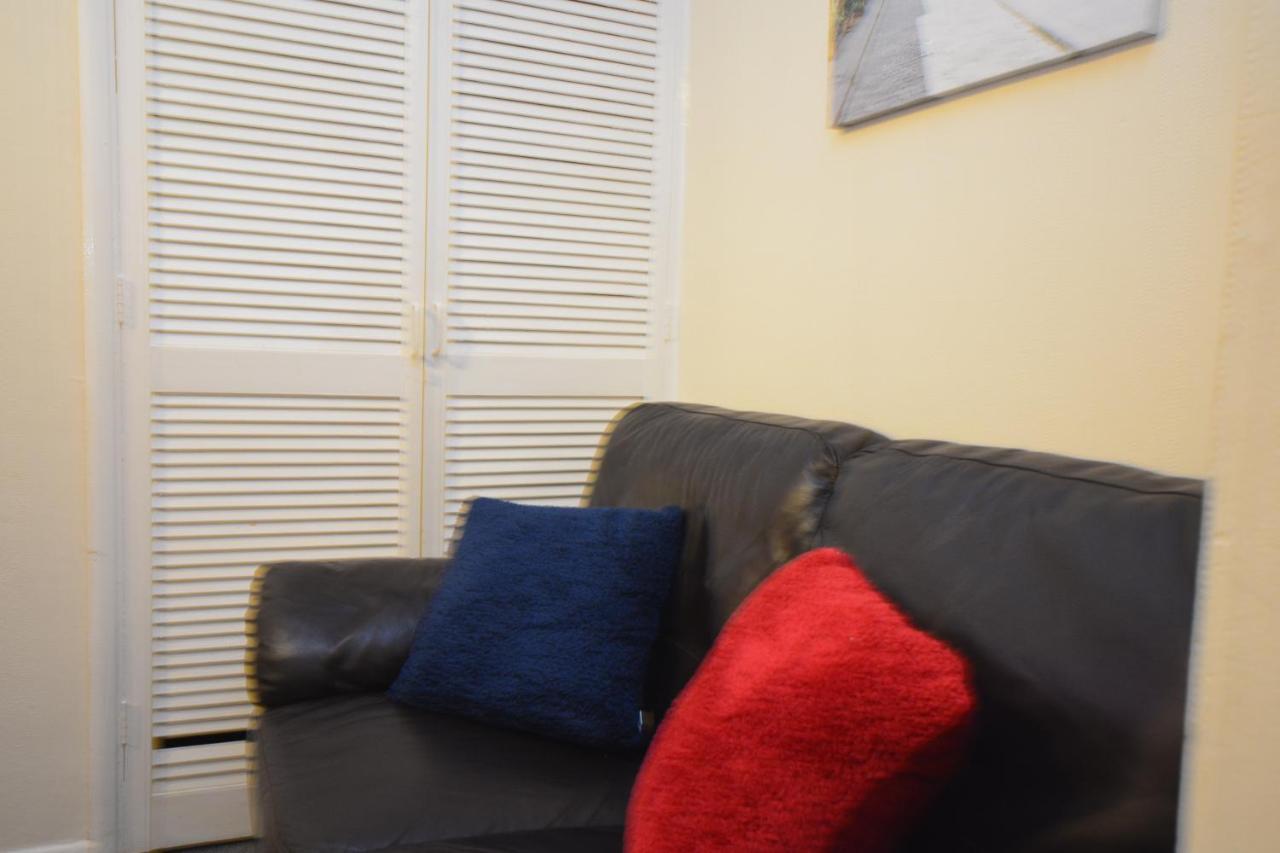 Beautiful Two Bedroom Near O2 Arena