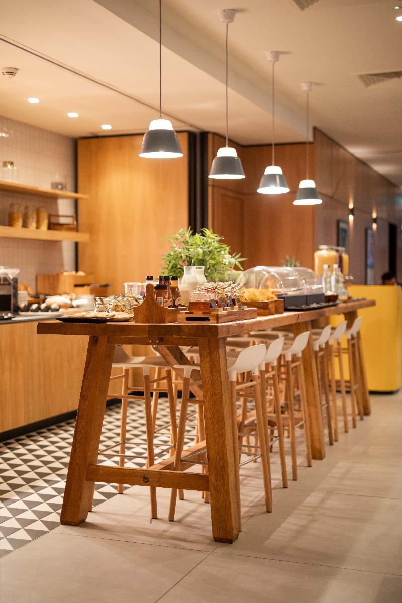 - Whitechapel By Ihg Hotel