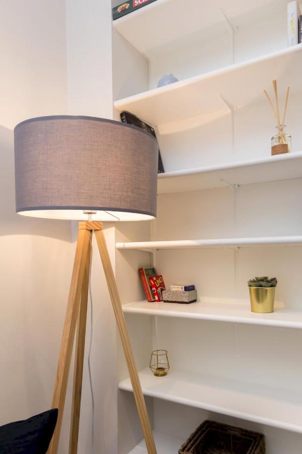 Caledonian - Bright One-bedroom With Private Decked Garden London