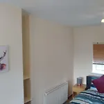 Acton Central Roomz London