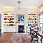 Charming Pimlico Home Close To The River Thames By Underthedoormat