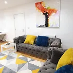 Garland Modern 3 Bedroom House Westfield - Stratford