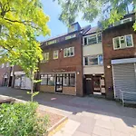 Flat In Battersea, 5 Minutes From Clapham Junction Station