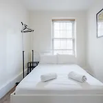 Aplacetostay Central London Apartment, Zone 1 Wat