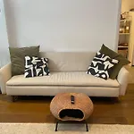 Lovely 2-Bed Apartment With Patio Near Camden