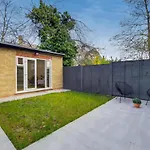 Brand New Luxury 2-Bed Apartment In London