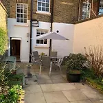 A Stunning 3 Bedroom House
