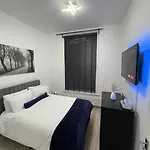 Spacious, Modern 2 Bed Apartment