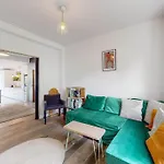 Enchanting 3 Bedroom House With Garden In Leyton