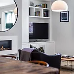 Woodbridge House Apartment