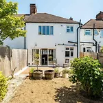 Elegant 2Bd House With Garden And Decked Patio