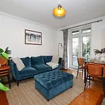 Bright & Modern Islington 2Bd Apt For 6