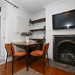 Bright & Modern Islington 2Bd Apt For 6