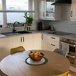 Lovely 1 Bedroom Flat In Zone 1/2 London