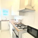 Stylish Apartment In Plaistow