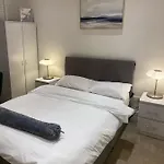 Stunning 1-Bed Apartment -Sleeps 2 & Central Links