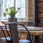 Newly Refurbished Warehouse Cnv 2Br Apt Bermondsey