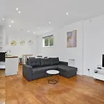Cozy Flat Near Kensington Palace